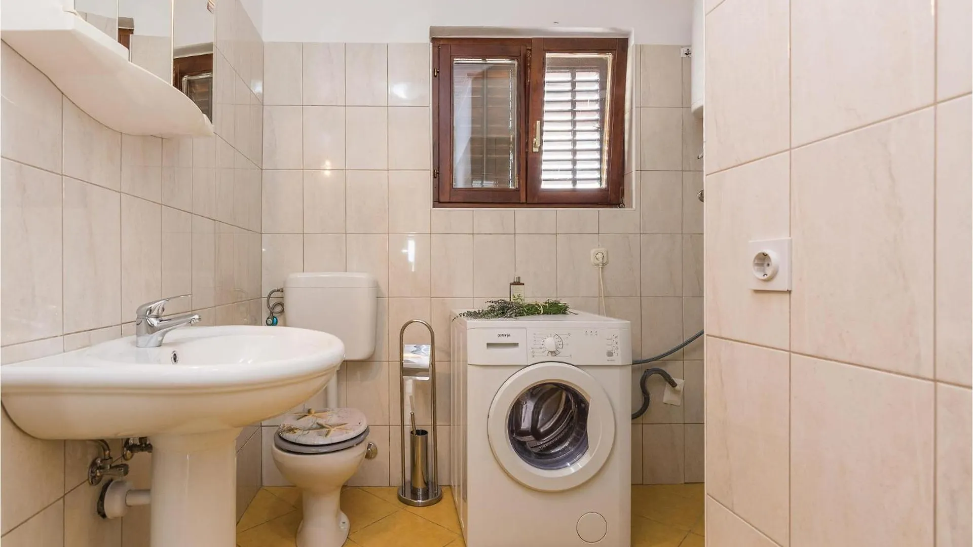 Holiday home 6 Bedroom Lovely Home In Sv, Filip I Jakov Gorica  Croatia