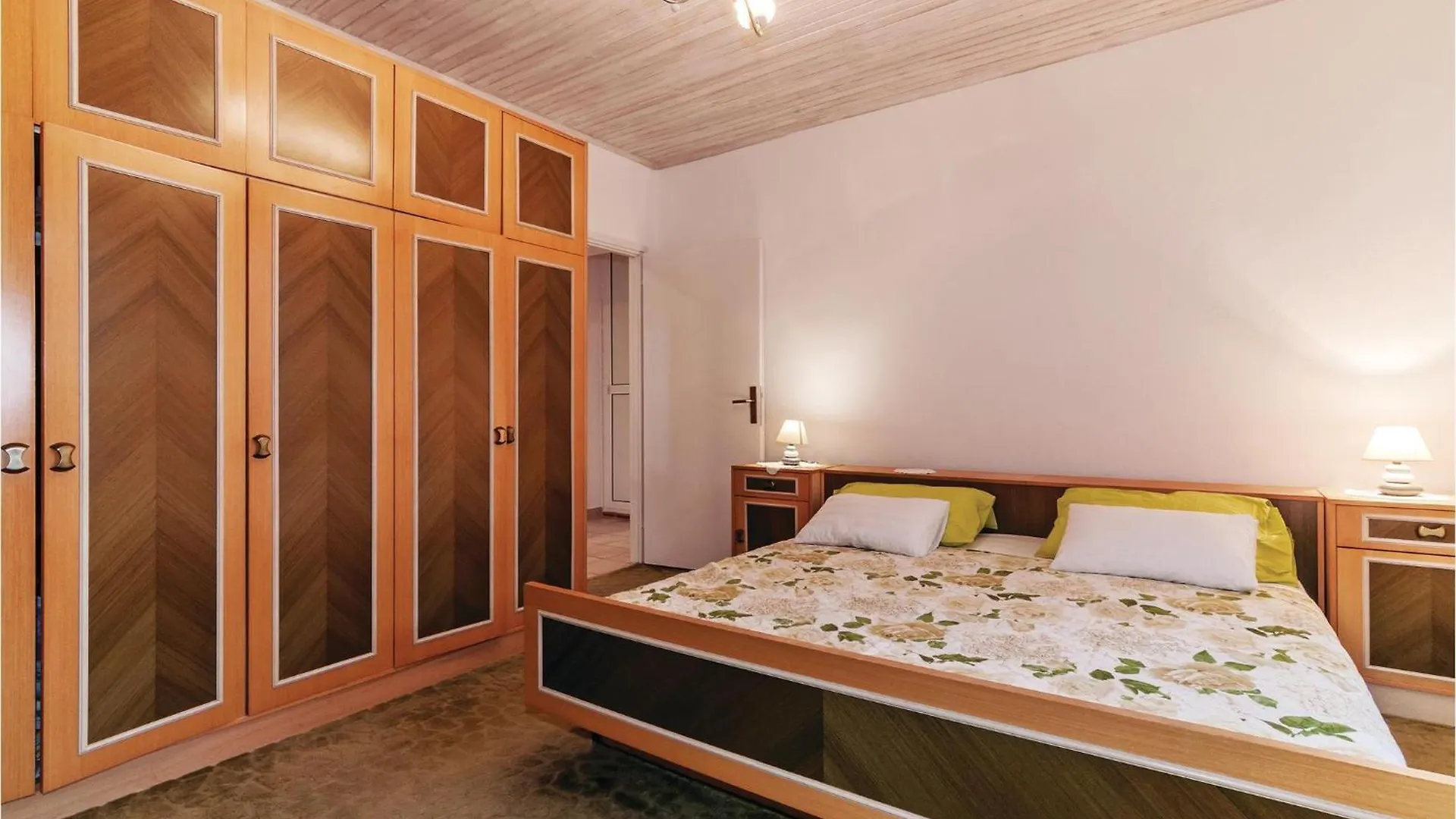 Holiday home 6 Bedroom Lovely Home In Sv, Filip I Jakov Gorica